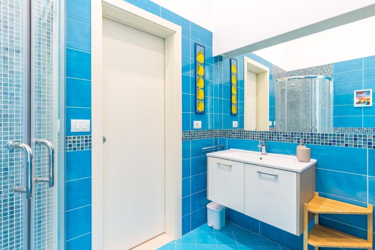 הוילה נאפולי Santa Lucia Sea View מראה חיצוני תמונה